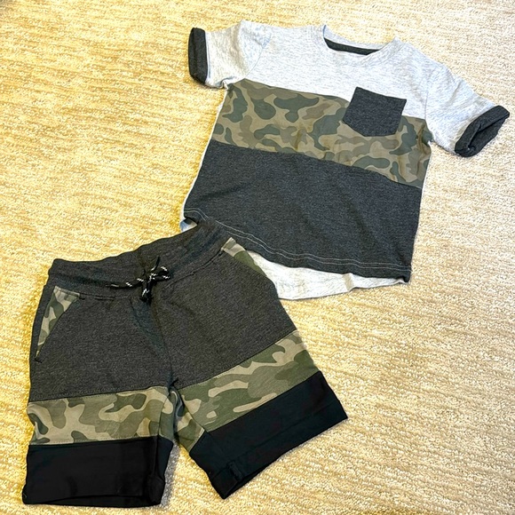 French toast brand t shirt and short set - Picture 1 of 3